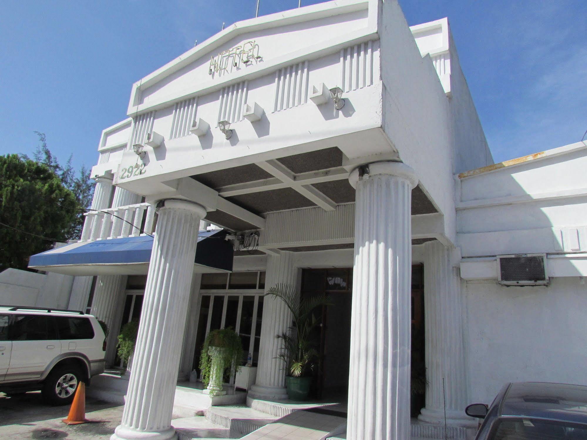 Hotel Grecia Real Сан-Сальвадор Экстерьер фото