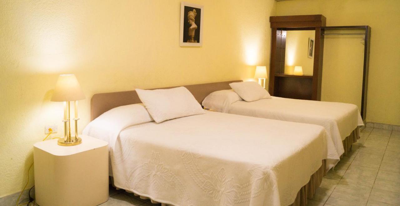 Hotel Grecia Real Сан-Сальвадор Экстерьер фото