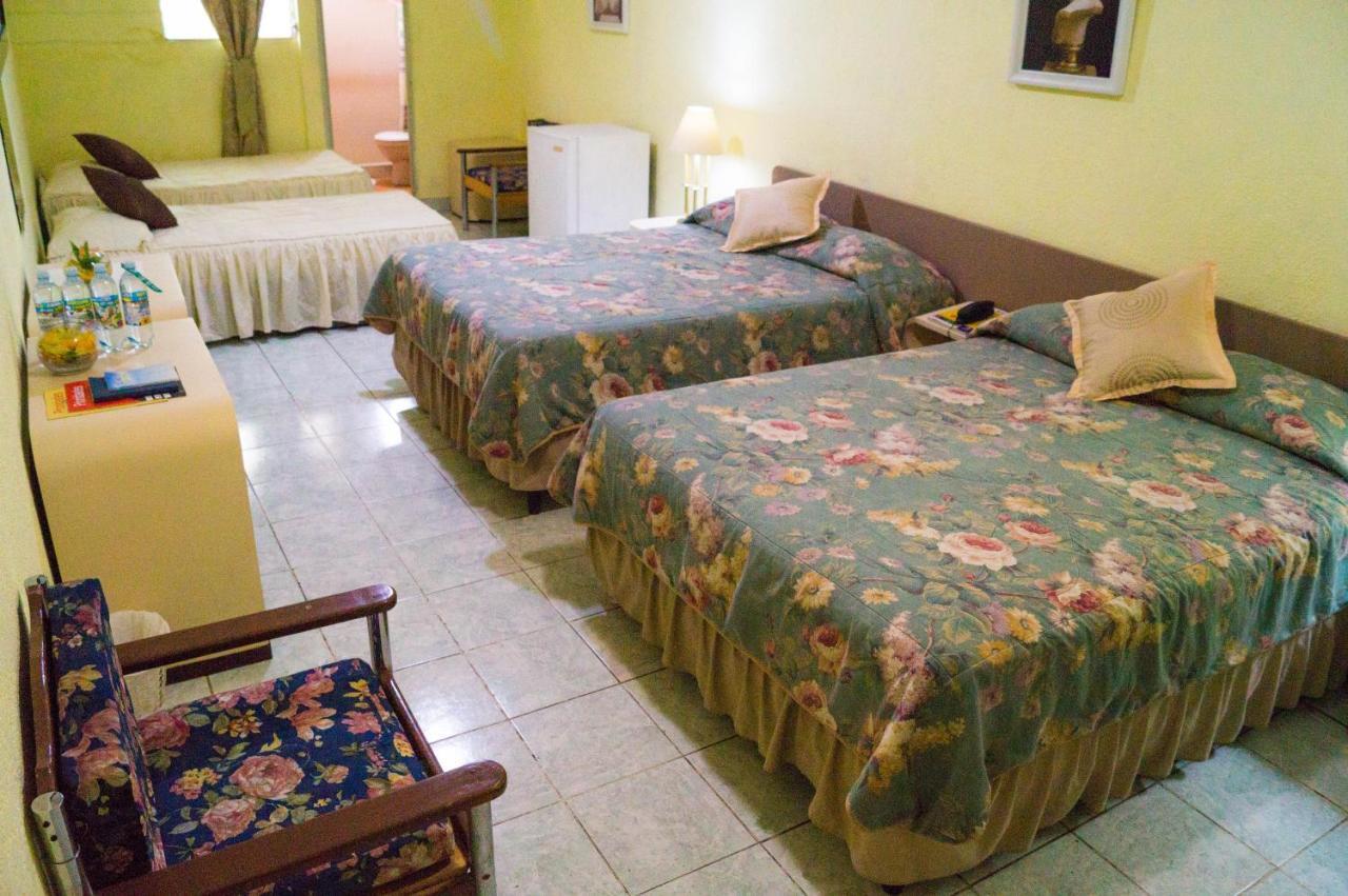 Hotel Grecia Real Сан-Сальвадор Экстерьер фото